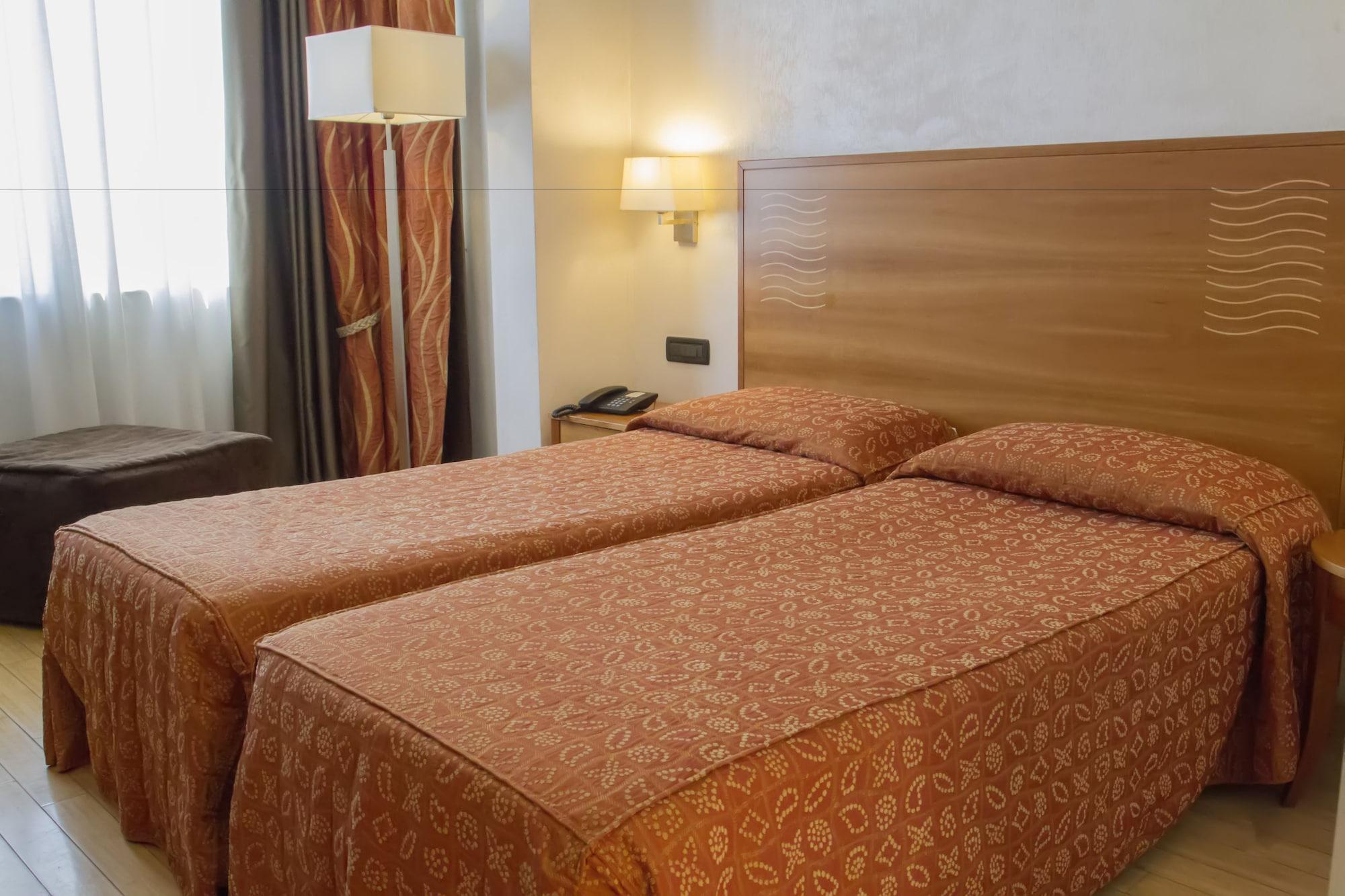 Hotel Continental Торино Екстериор снимка