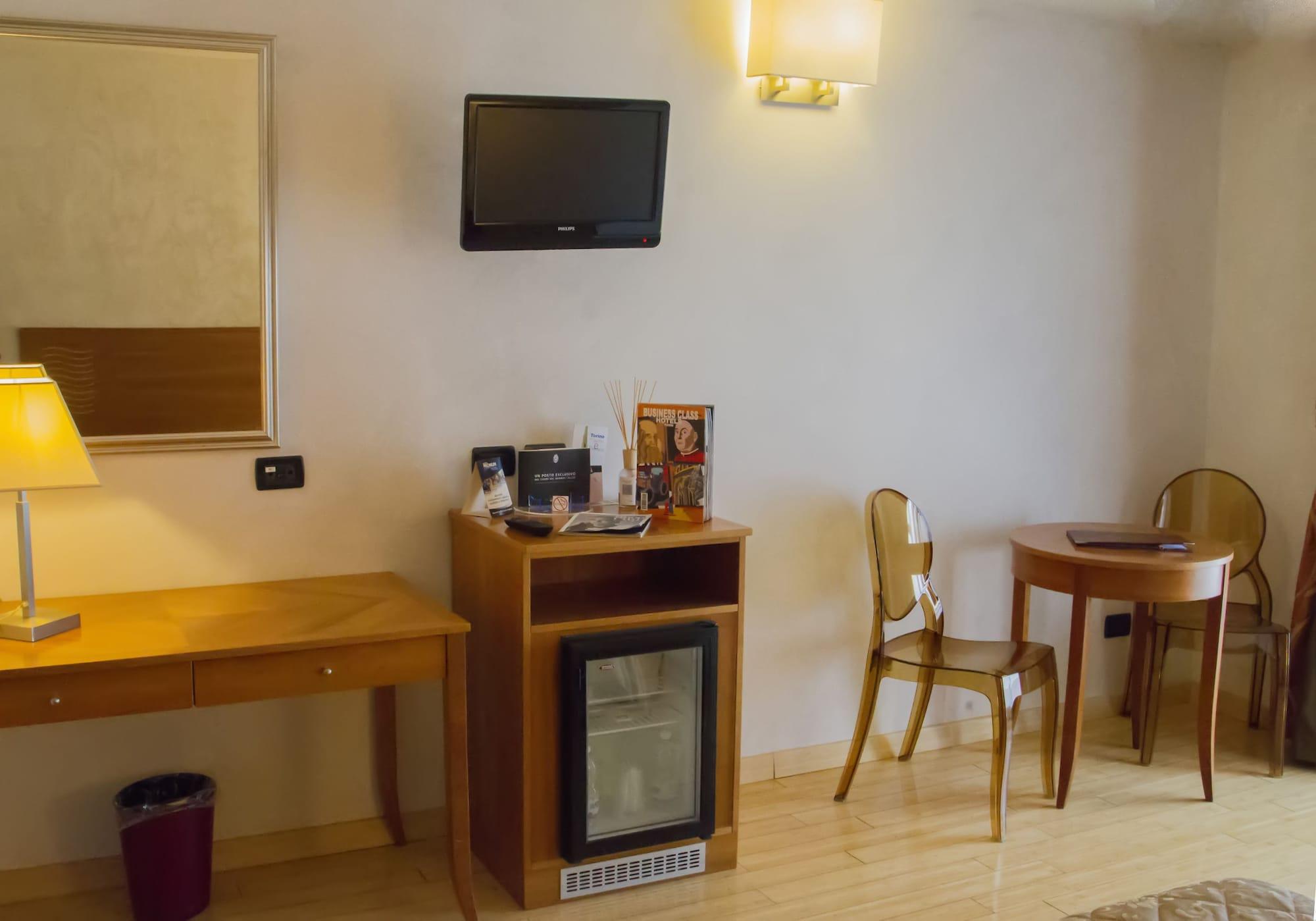 Hotel Continental Торино Екстериор снимка