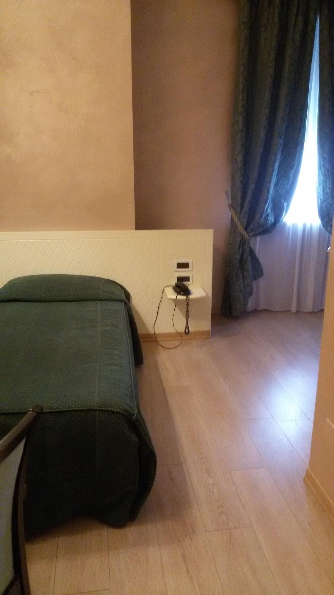 Hotel Continental Торино Екстериор снимка