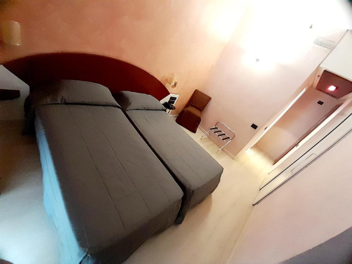 Hotel Continental Торино Екстериор снимка