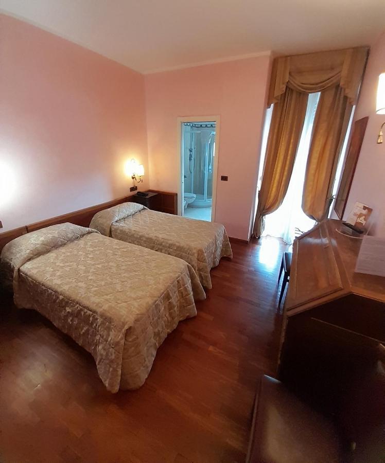 Hotel Continental Торино Екстериор снимка