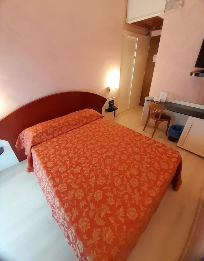 Hotel Continental Торино Екстериор снимка
