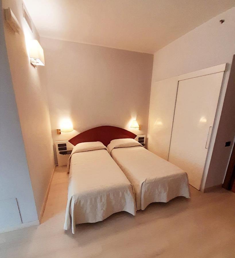 Hotel Continental Торино Екстериор снимка