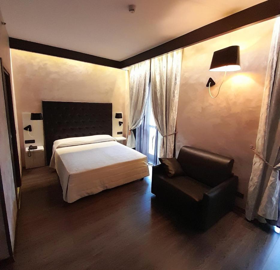 Hotel Continental Торино Екстериор снимка