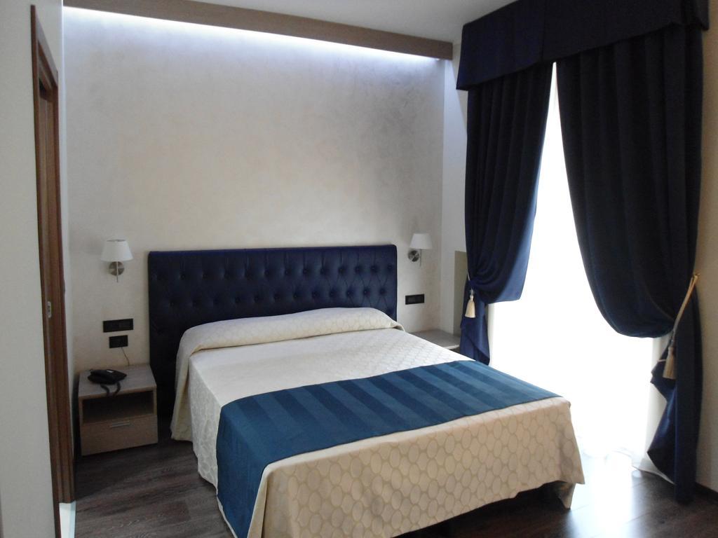 Hotel Continental Торино Екстериор снимка