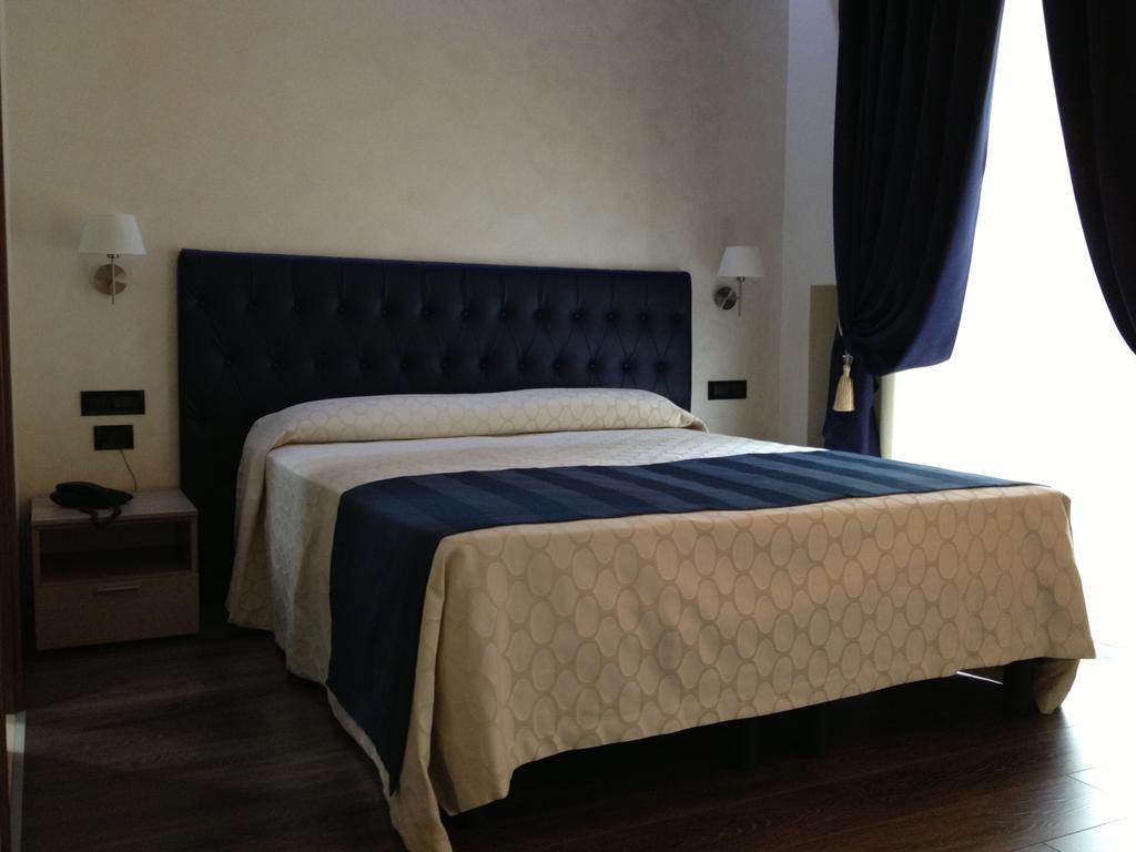 Hotel Continental Торино Екстериор снимка