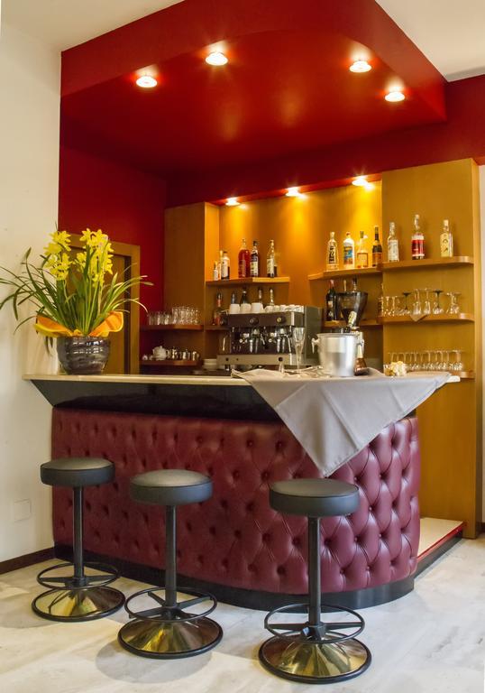 Hotel Continental Торино Екстериор снимка