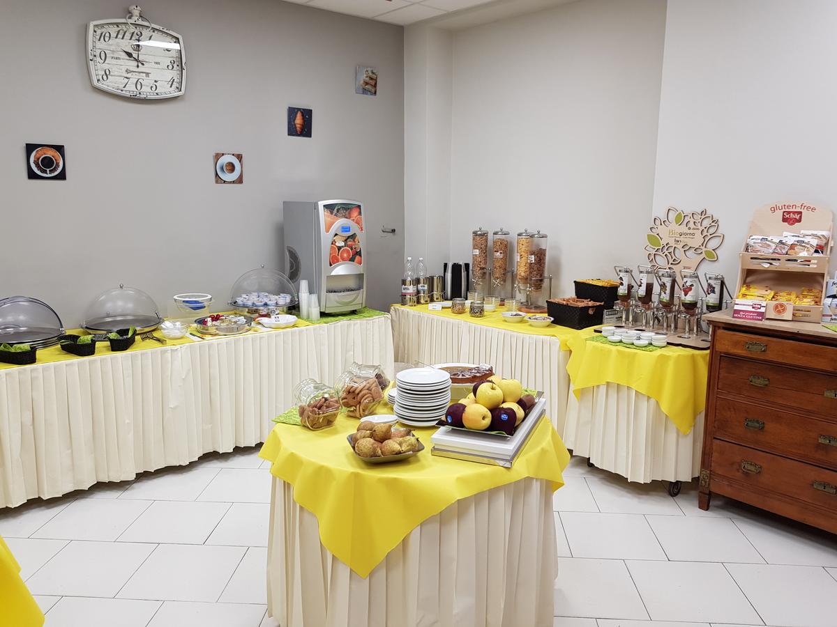 Hotel Continental Торино Екстериор снимка