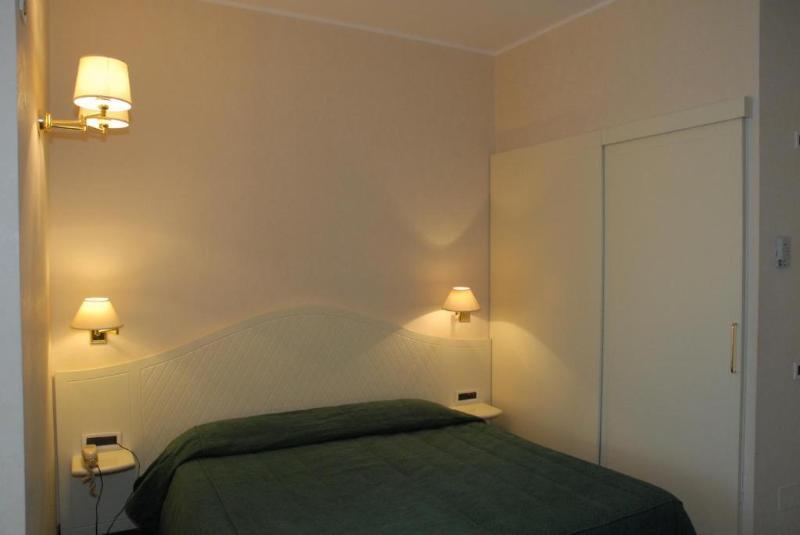 Hotel Continental Торино Екстериор снимка
